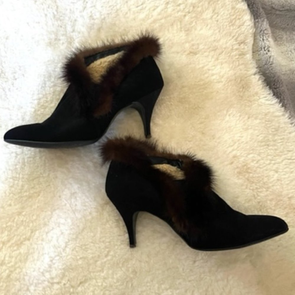 Vintage Beautiful Brown Fur Rimmed Black Booties